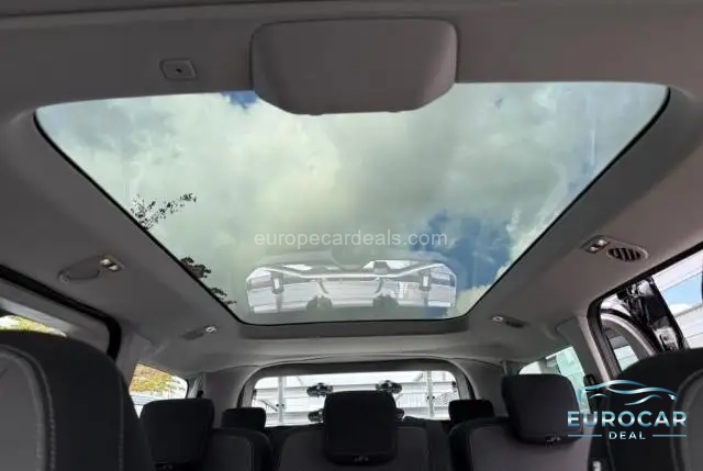 Volkswagen T7 Caravelle