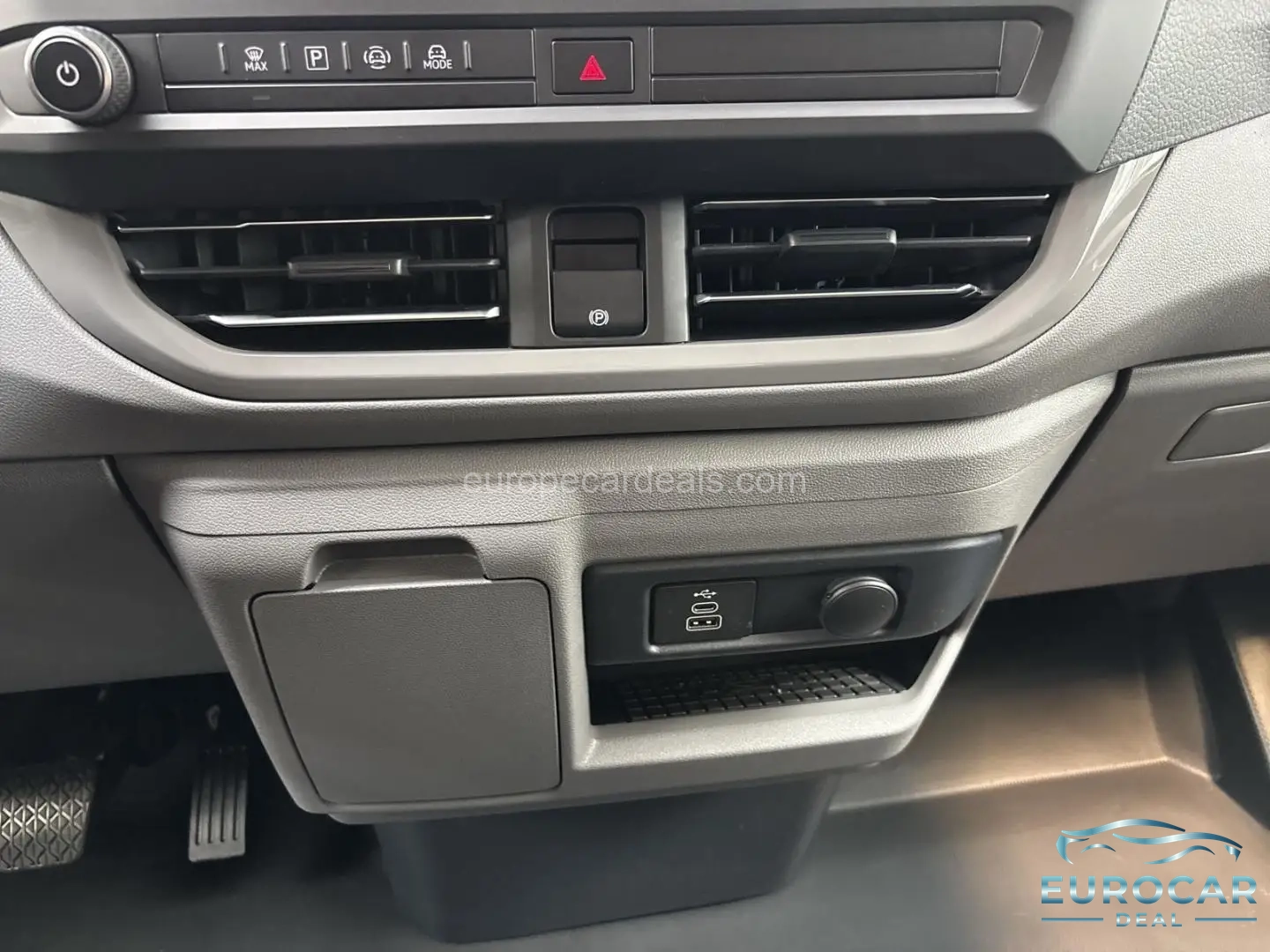 Volkswagen T7 Caravelle