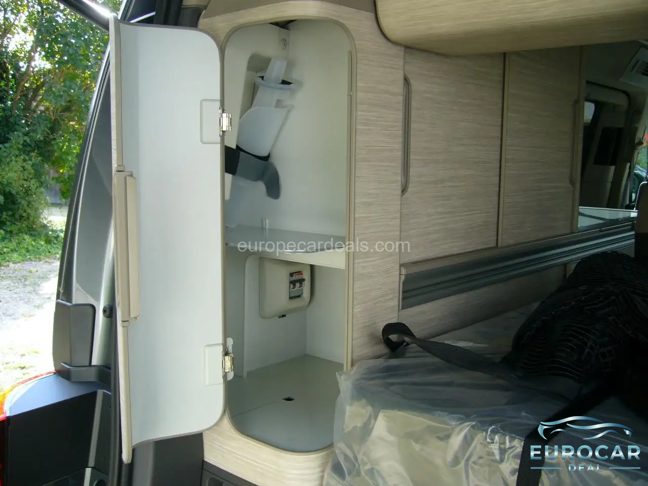 Volkswagen T7 California