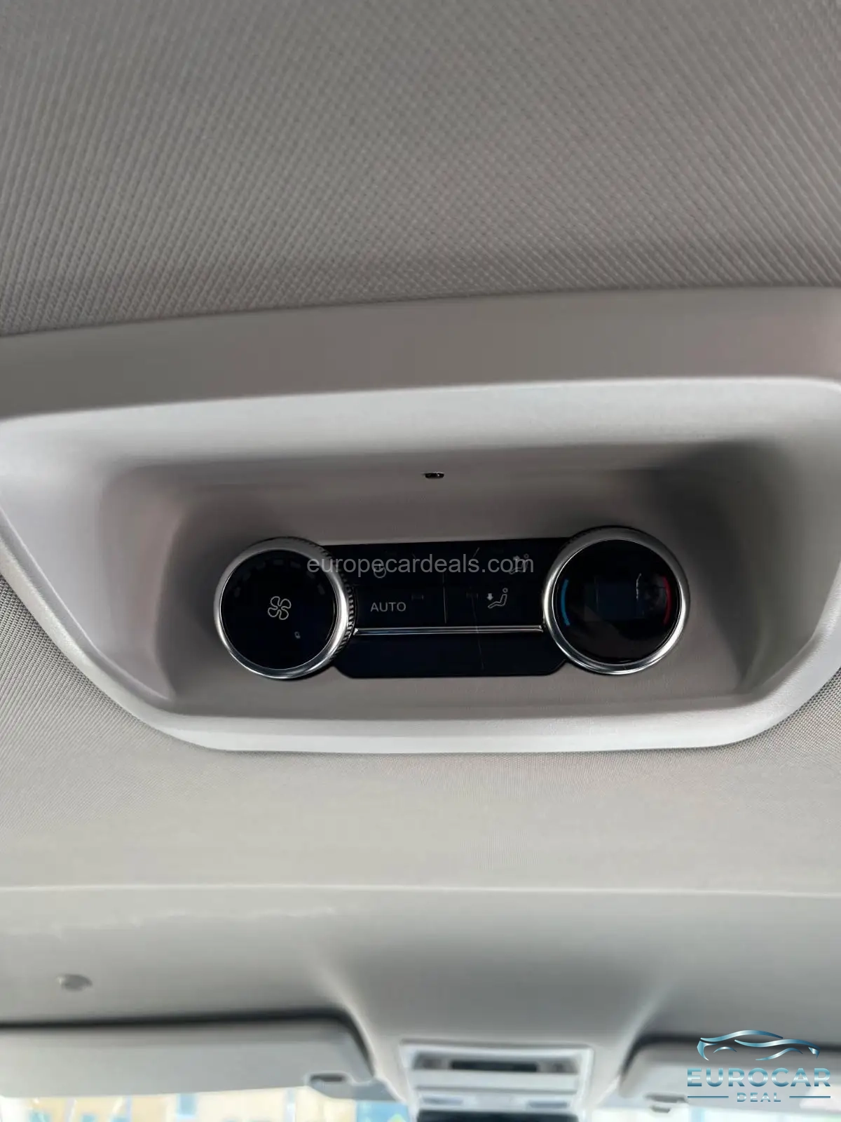 Volkswagen T7 Caravelle