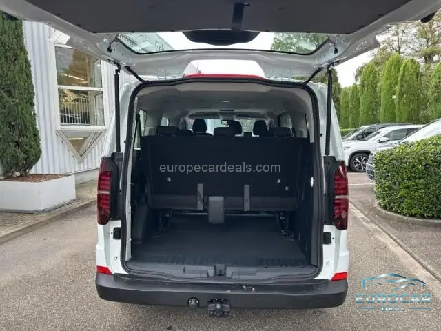 Volkswagen T7 Kombi