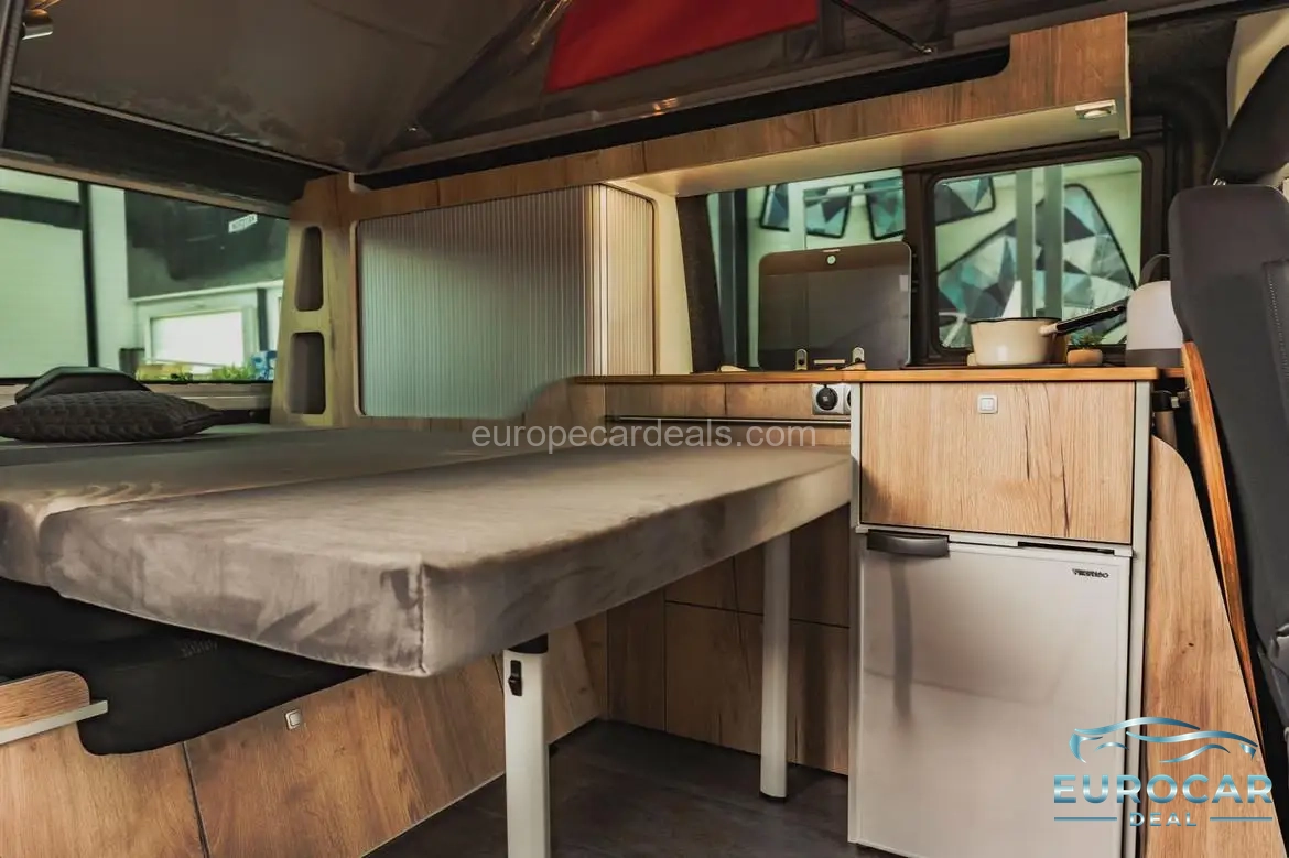 Volkswagen T7 Transporter
