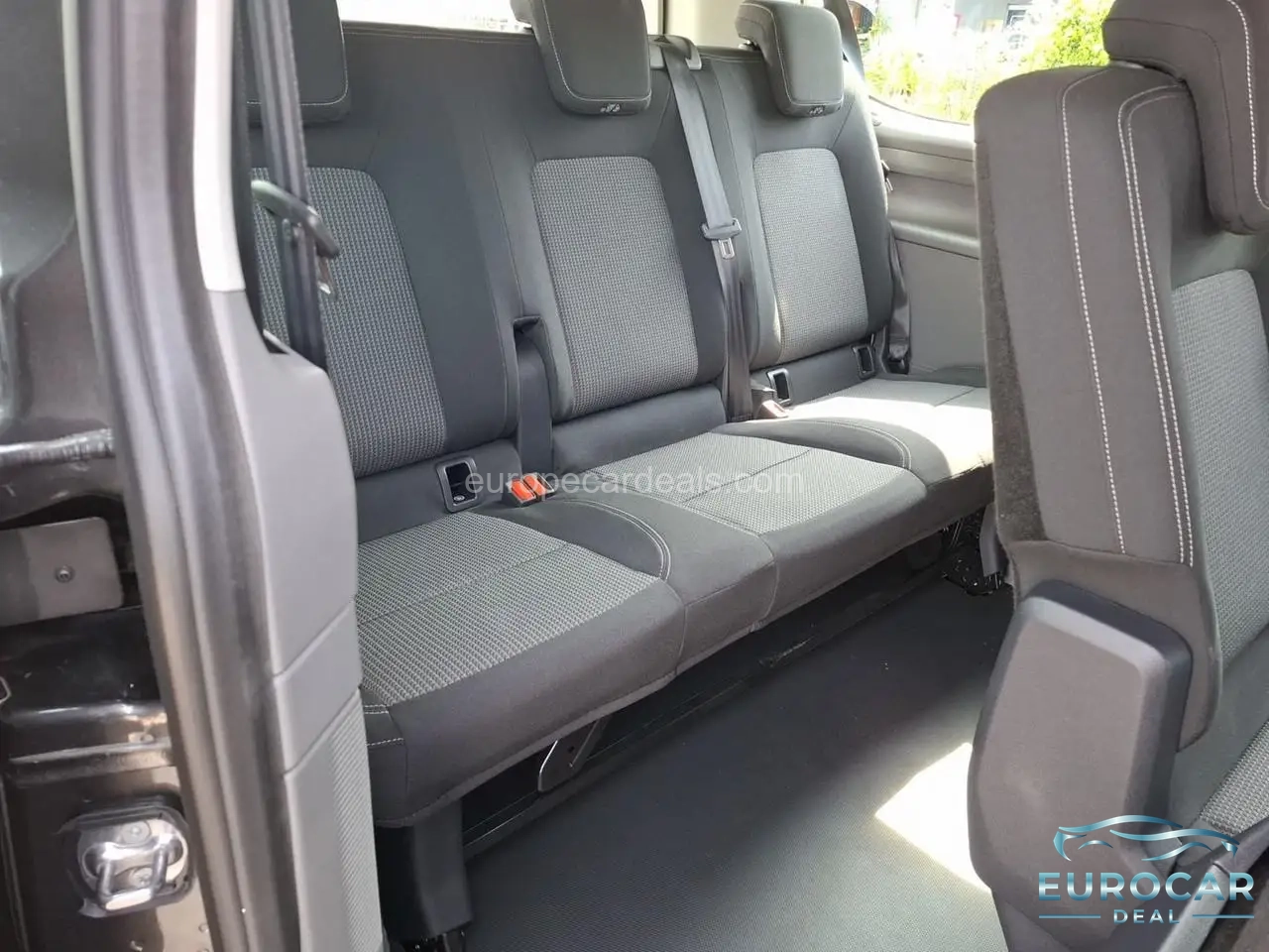 Volkswagen T7 Caravelle