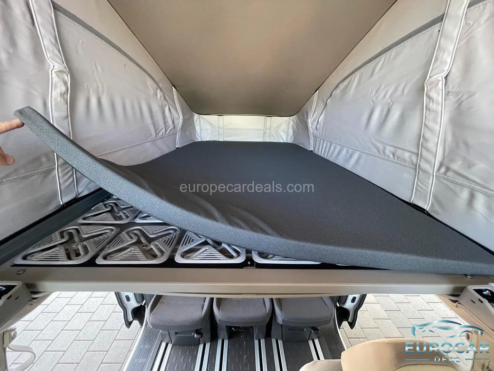 Volkswagen T7 California