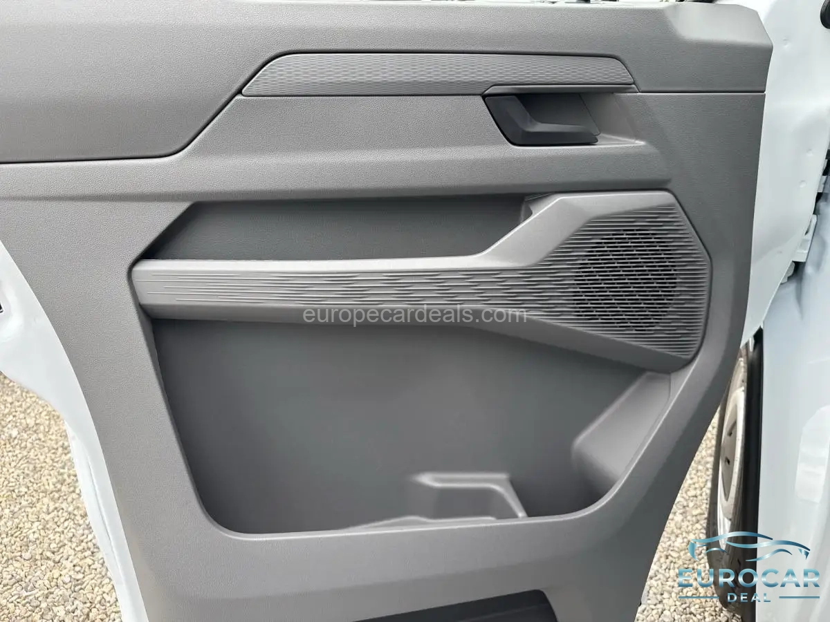 Volkswagen T7 Kombi