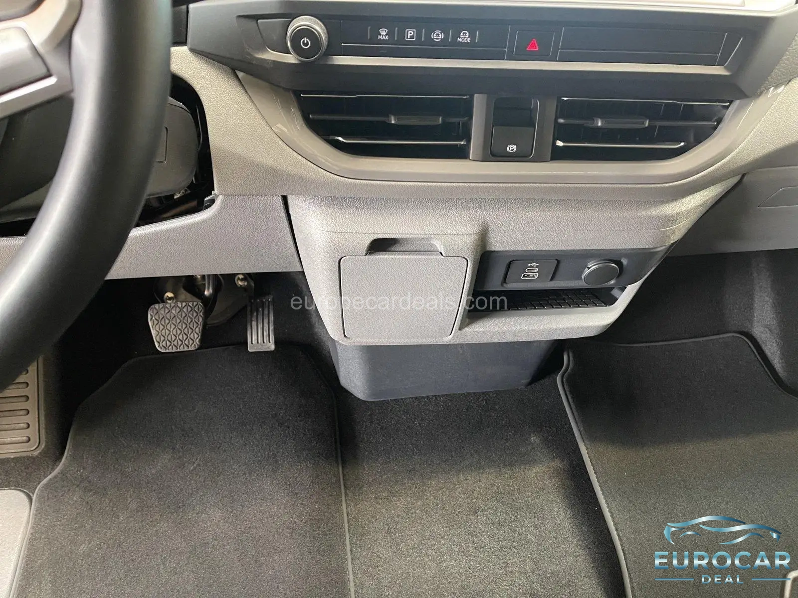 Volkswagen T7 Caravelle
