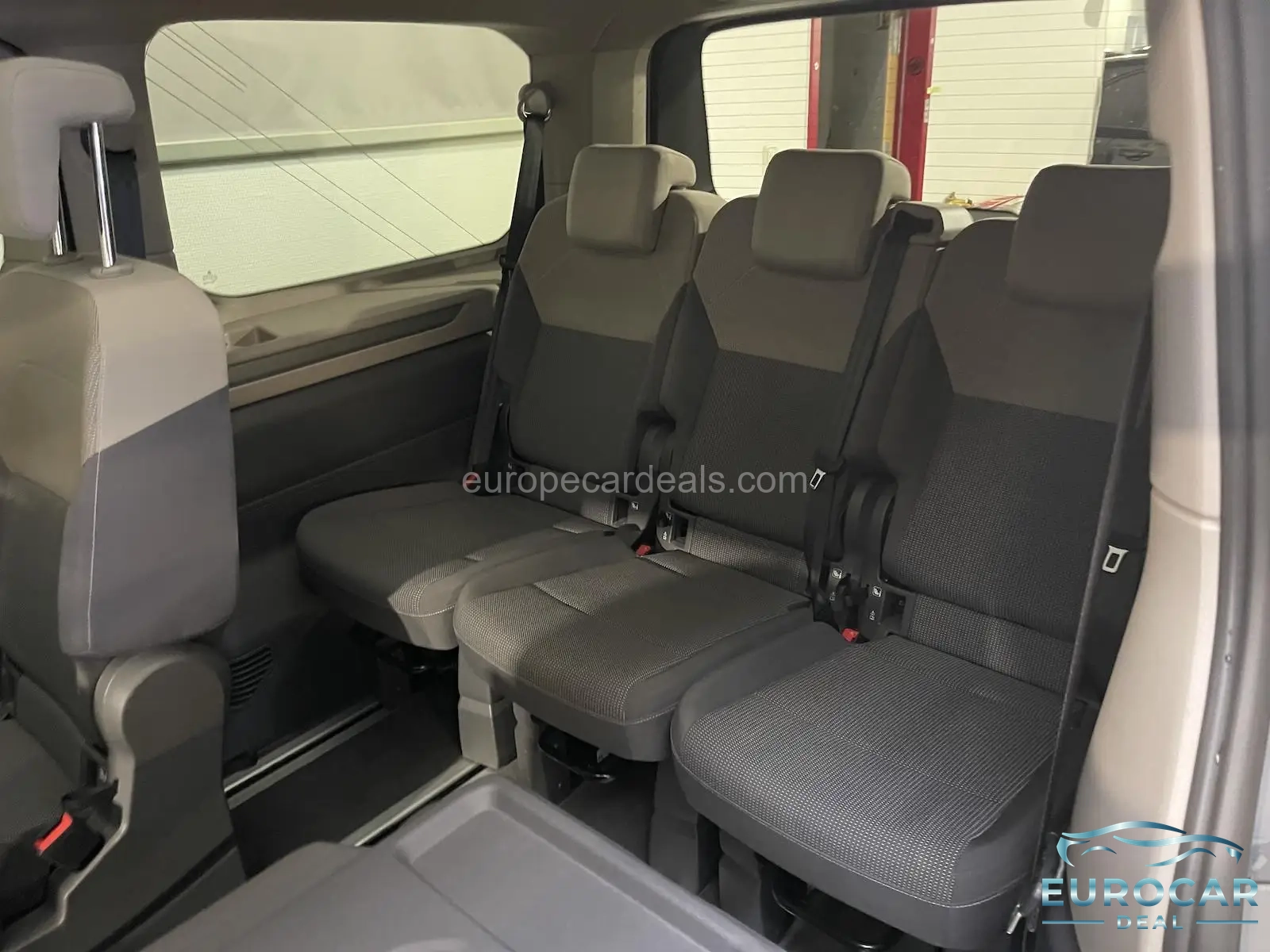 Volkswagen T7 Kombi