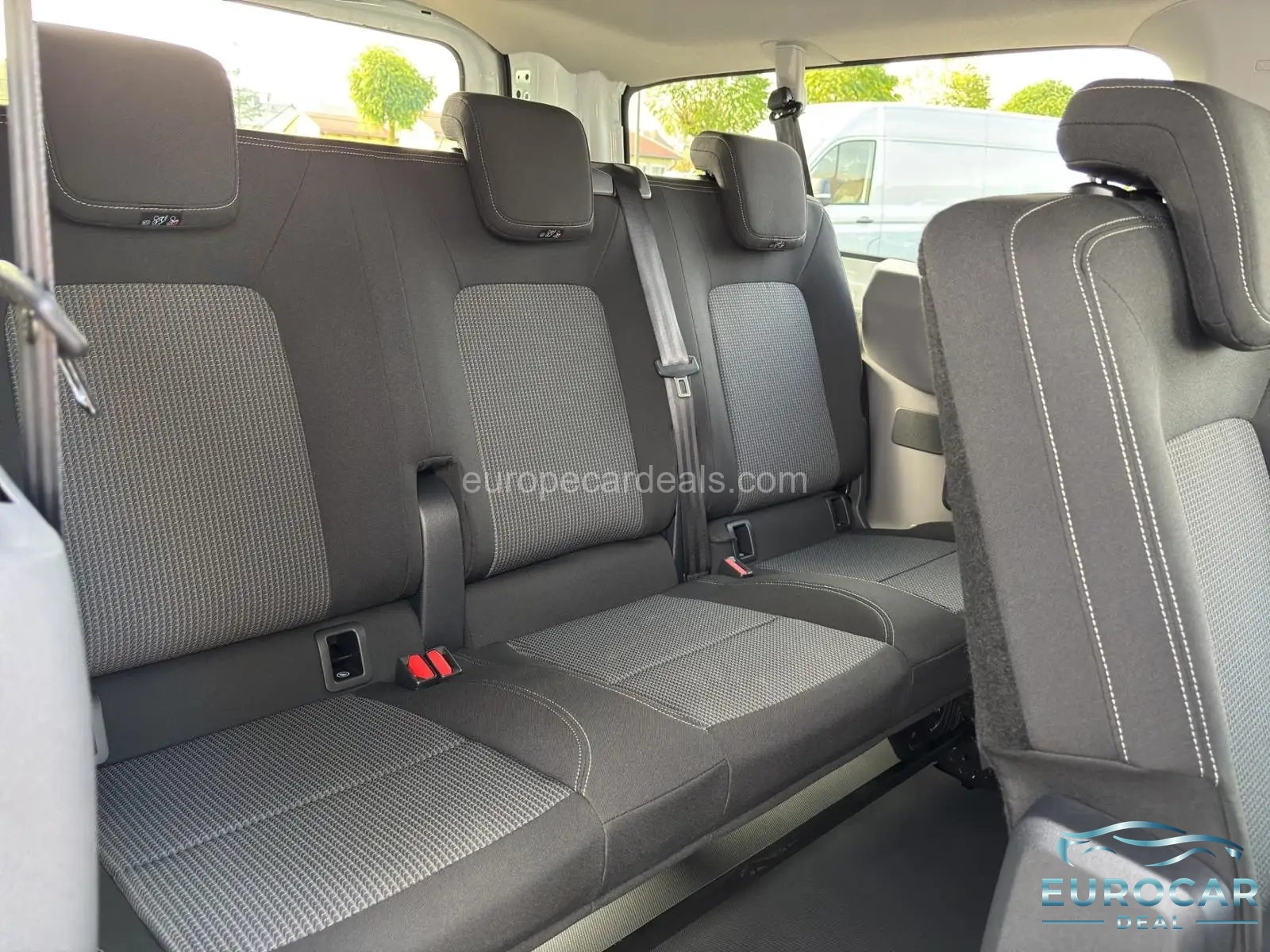 Volkswagen T7 Kombi