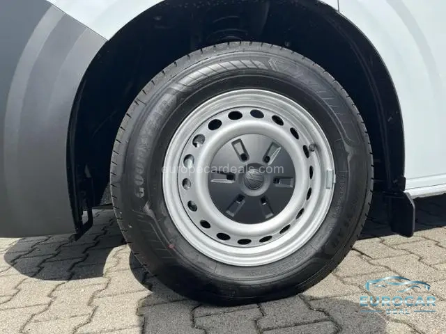 Volkswagen T7 Kombi