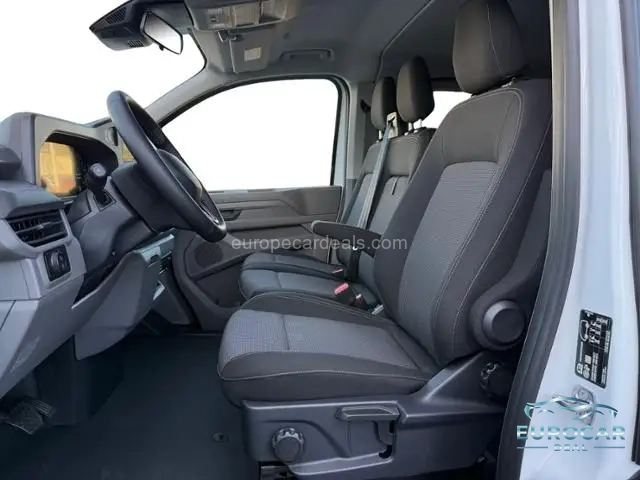 Volkswagen T7 Kombi