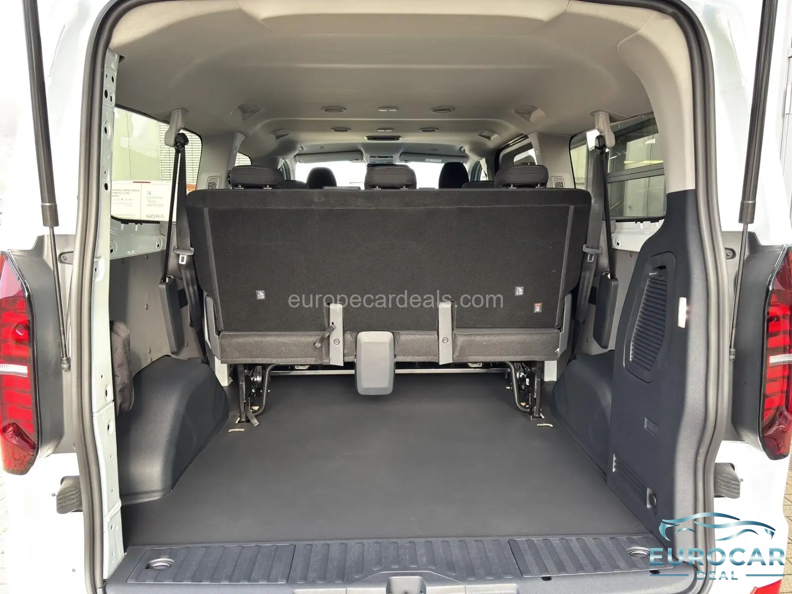 Volkswagen T7 Kombi