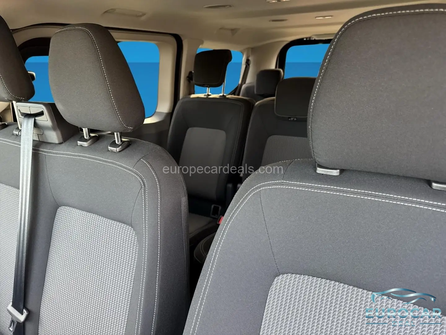 Volkswagen T7 Kombi