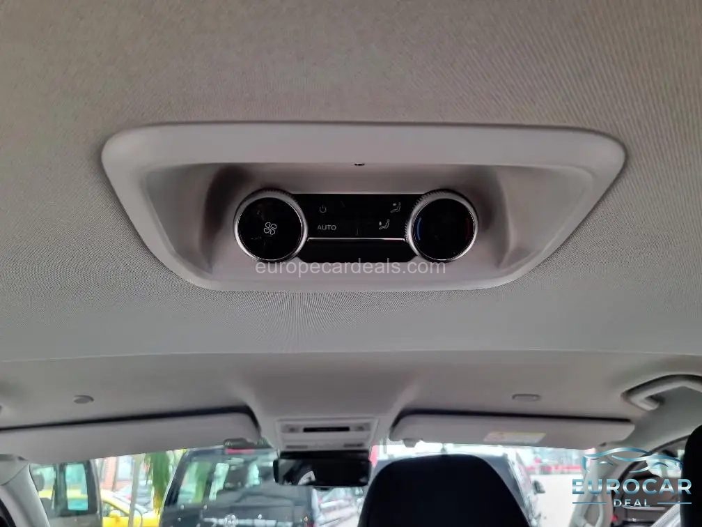 Volkswagen T7 Caravelle
