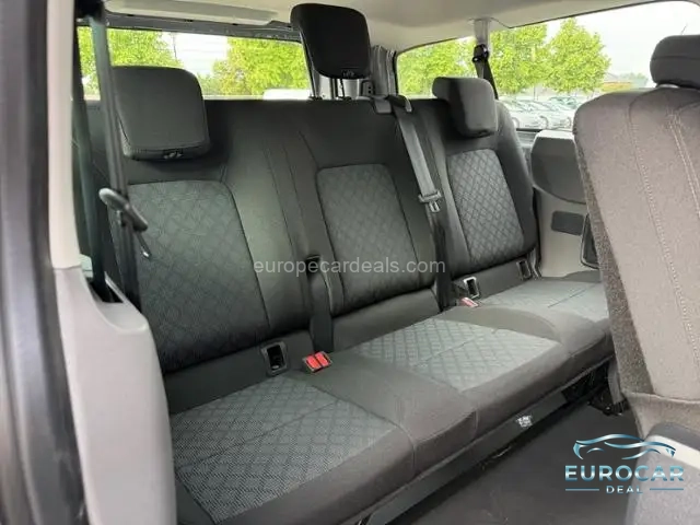 Volkswagen T7 Kombi