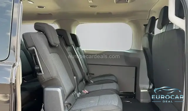 Volkswagen T7 Kombi