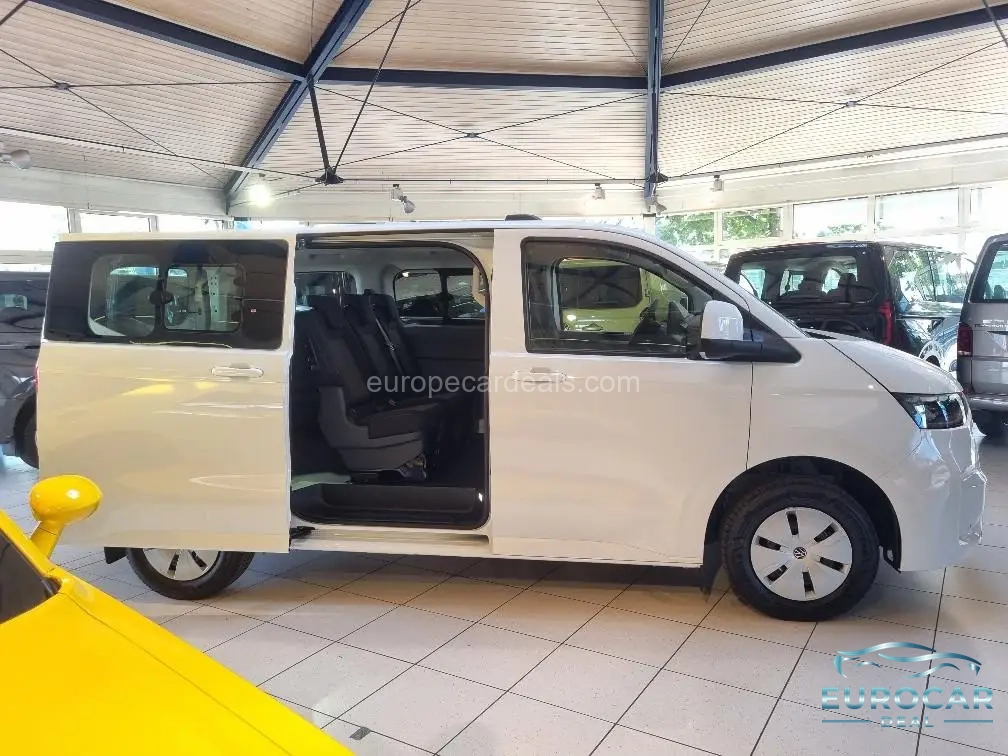 Volkswagen T7 Kombi