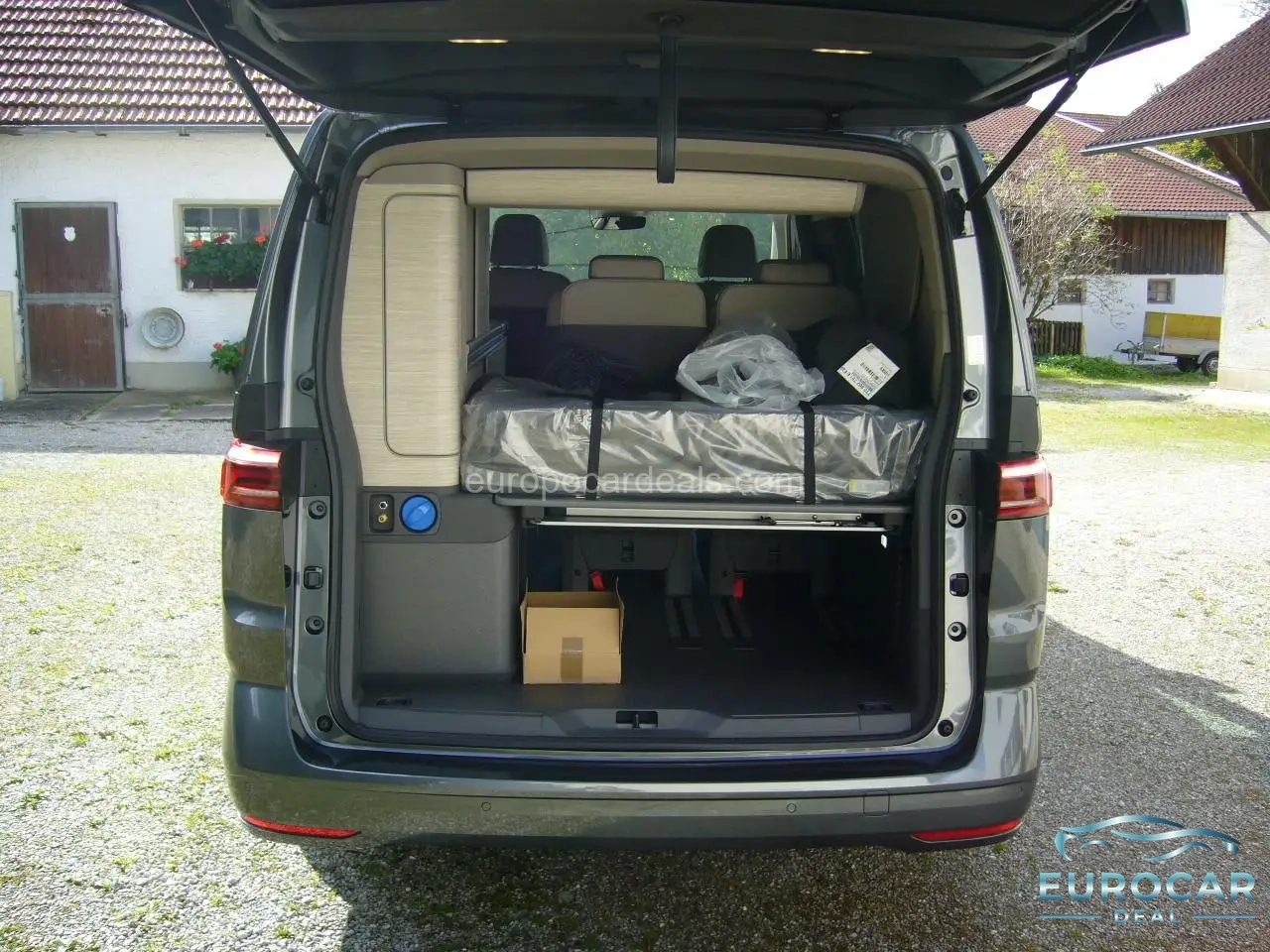 Volkswagen T7 California