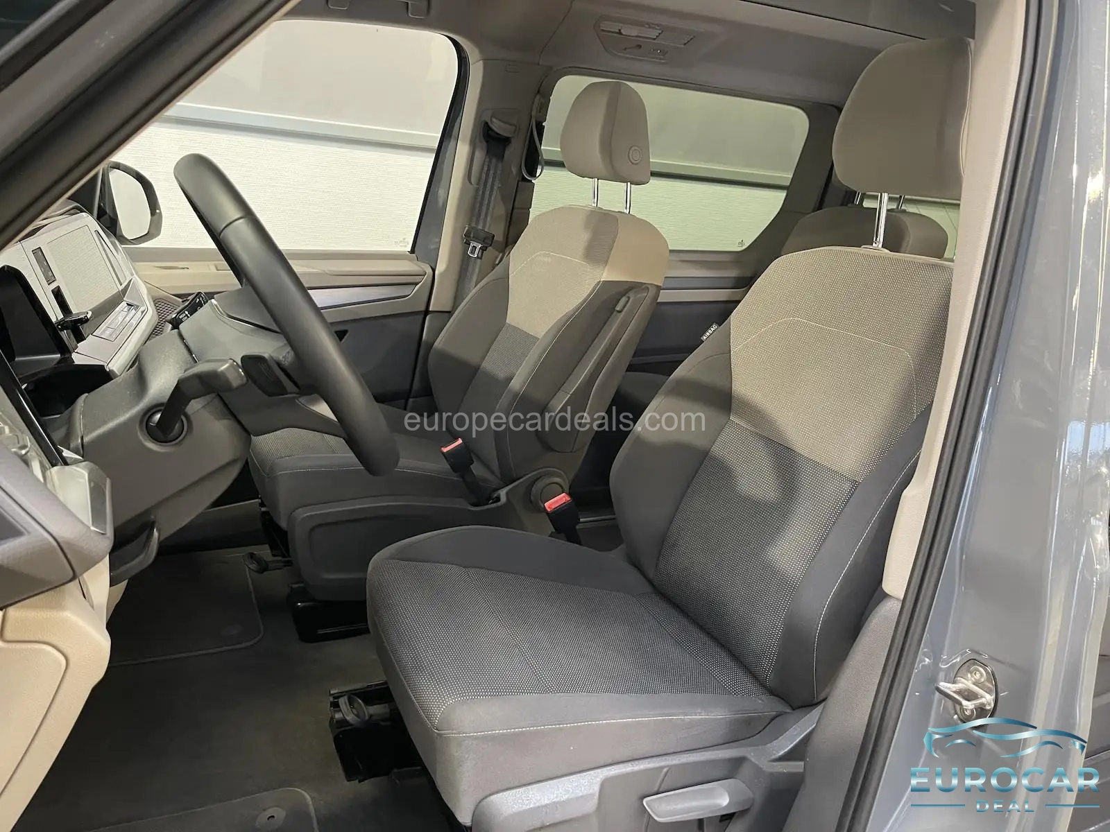 Volkswagen T7 Kombi