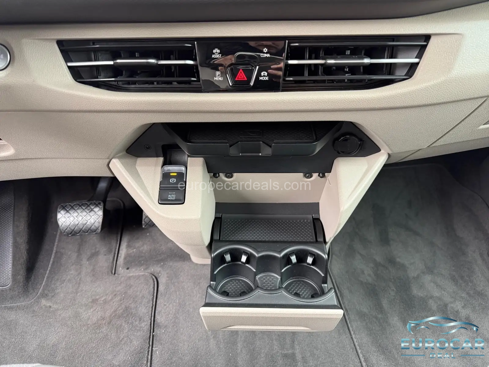 Volkswagen T7 California
