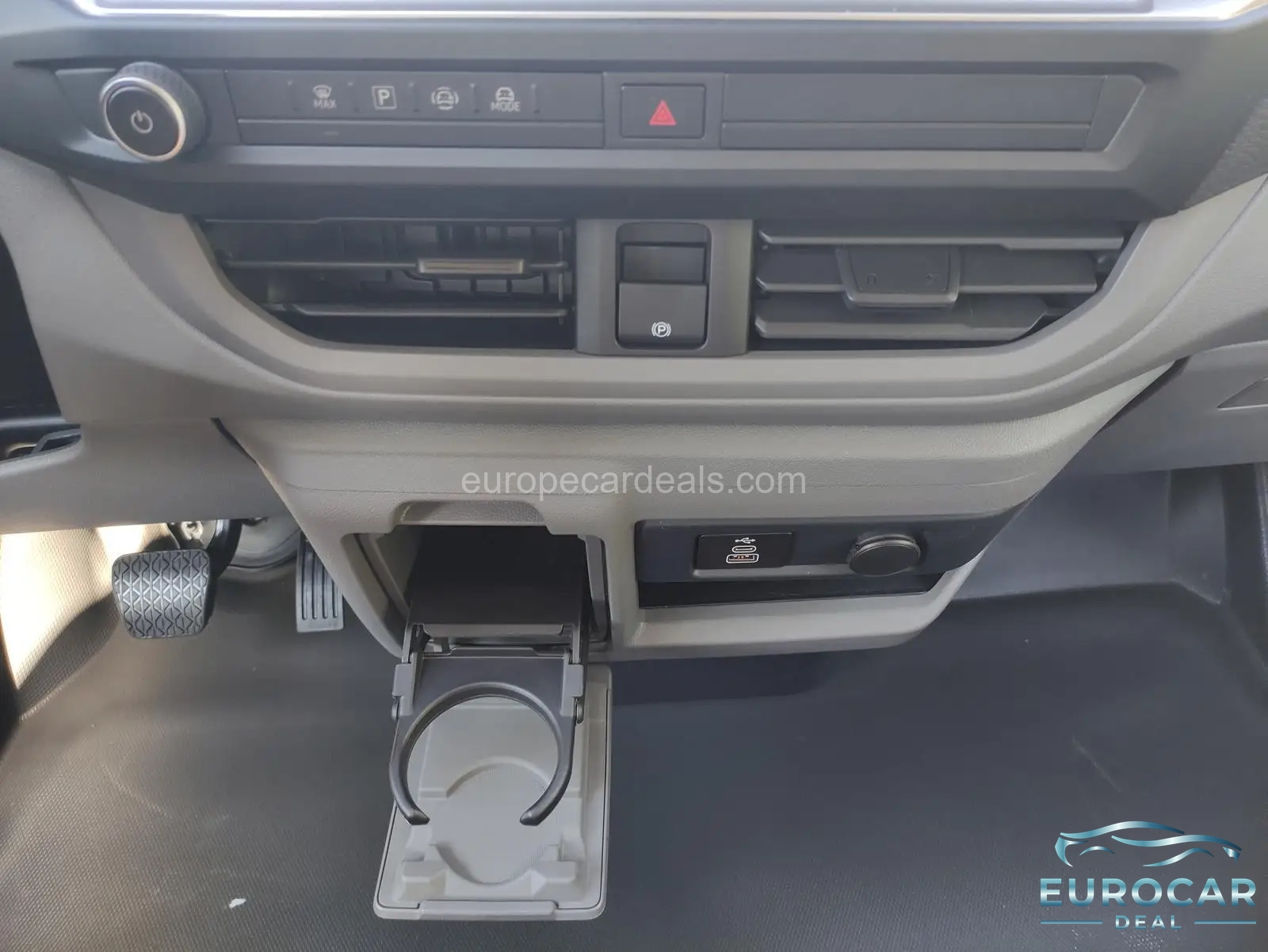 Volkswagen T7 Kombi