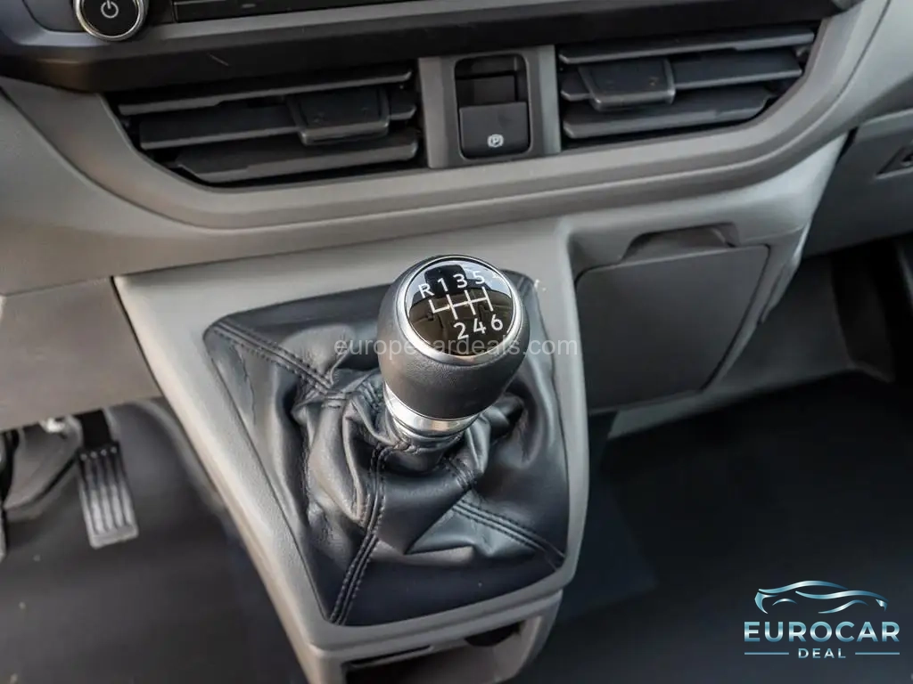 Volkswagen T7 Transporter