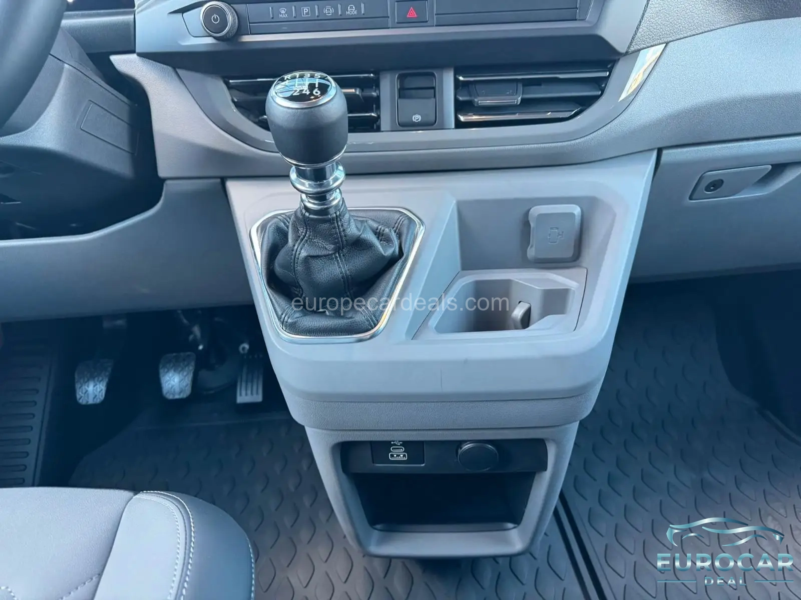 Volkswagen T7 Caravelle