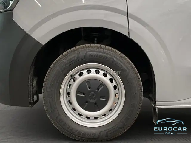 Volkswagen T7 Kombi