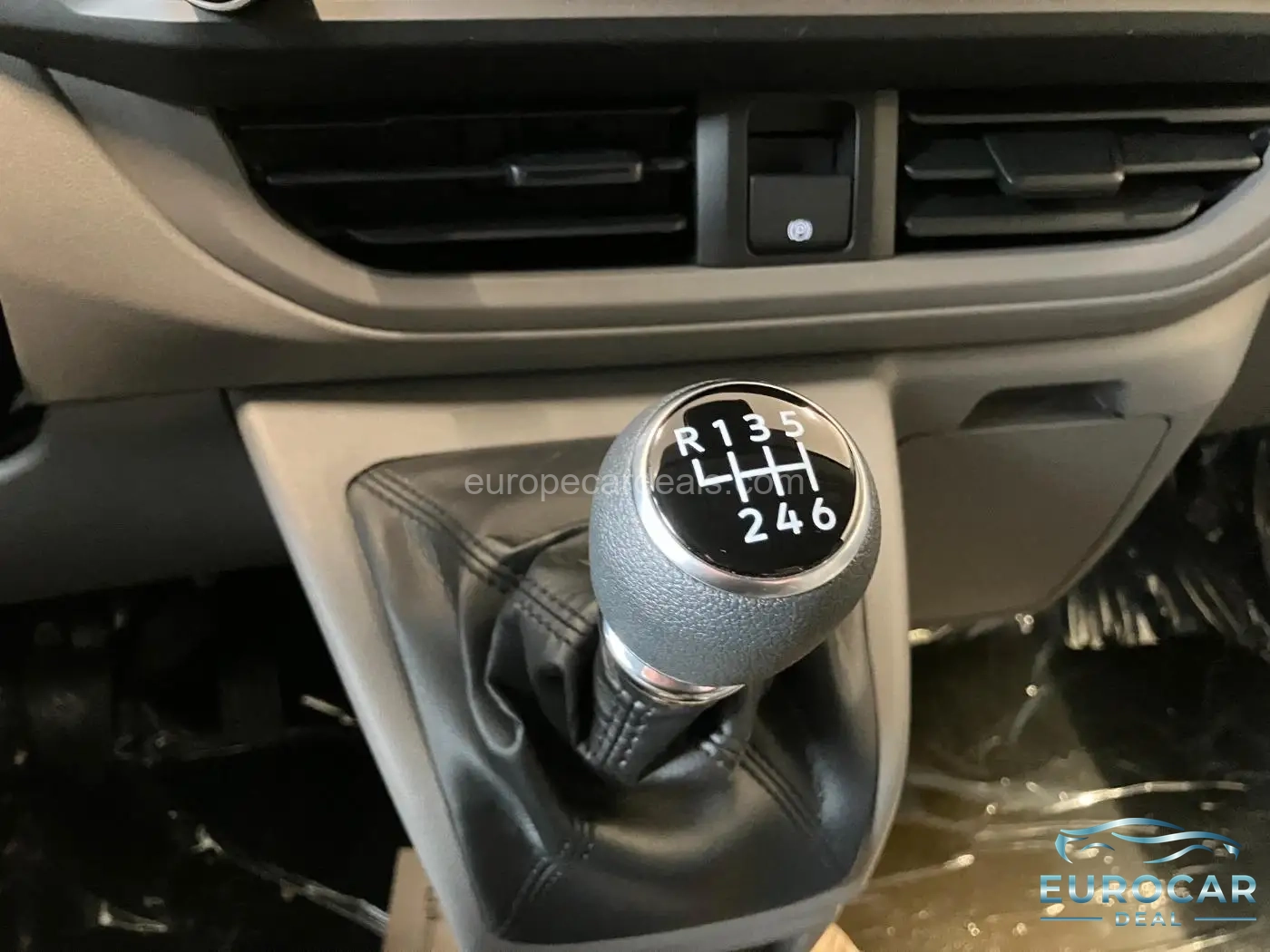Volkswagen T7 Transporter
