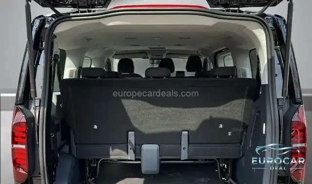 Volkswagen T7 Kombi