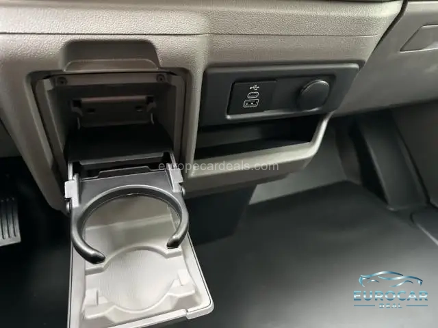 Volkswagen T7 Kombi