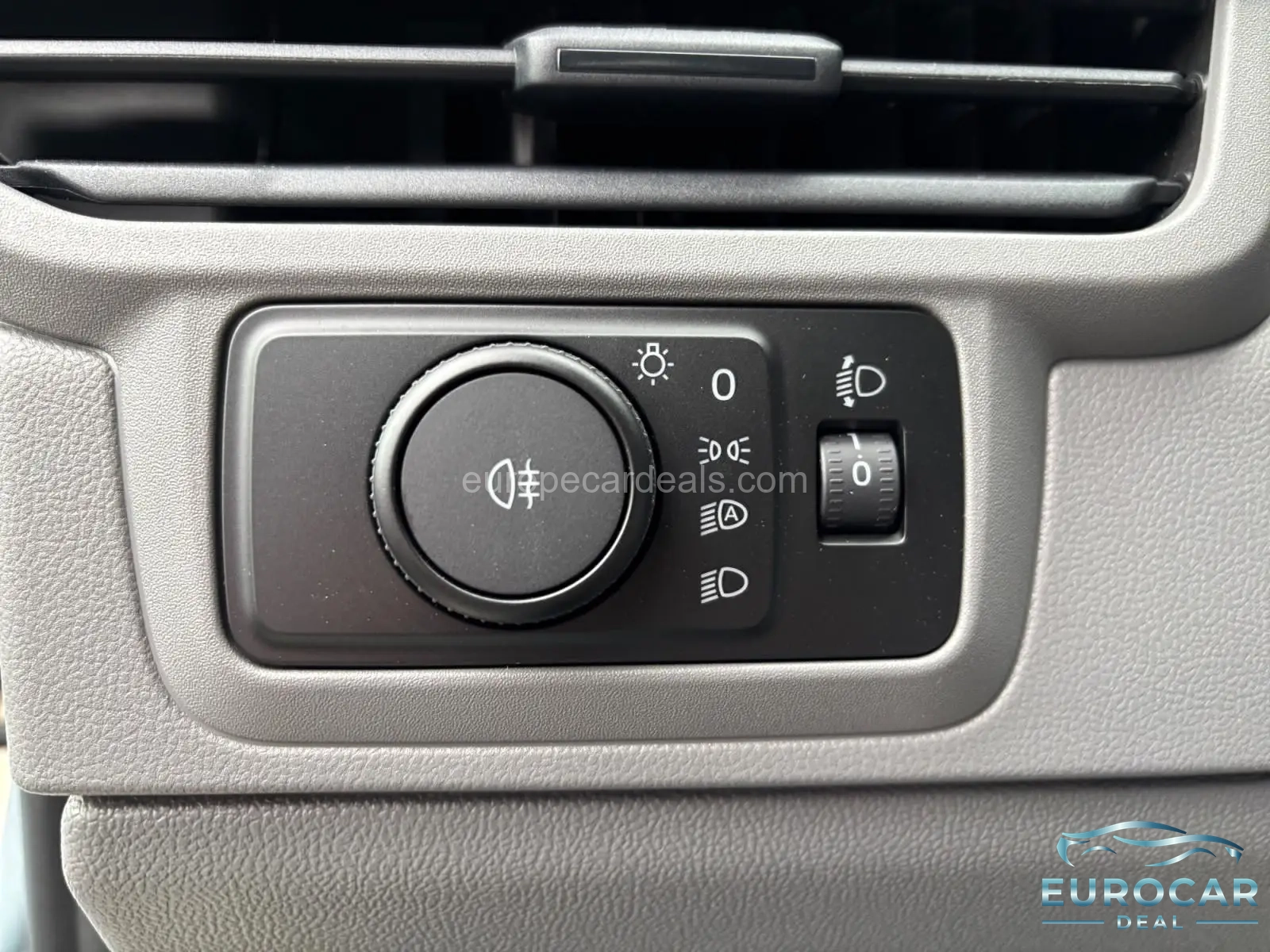Volkswagen T7 Kombi