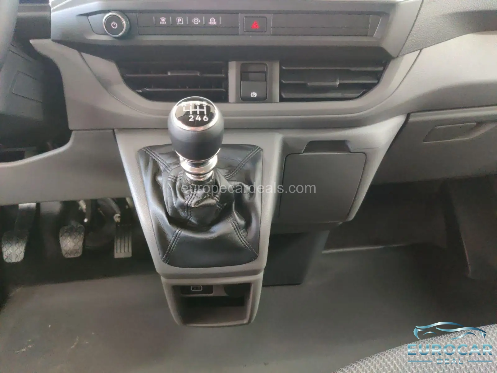 Volkswagen T7 Caravelle