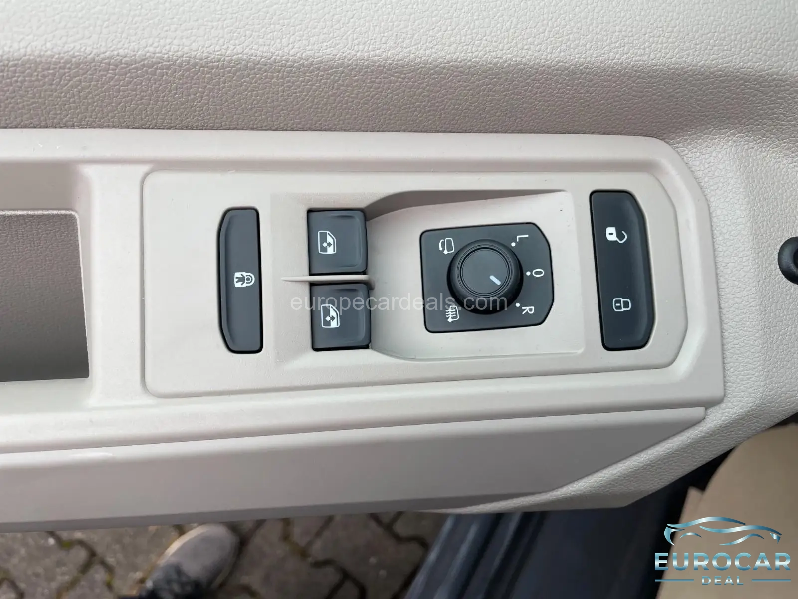Volkswagen T7 California
