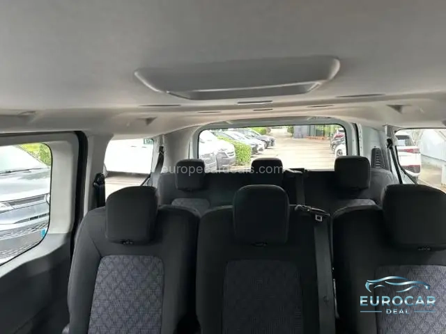 Volkswagen T7 Kombi