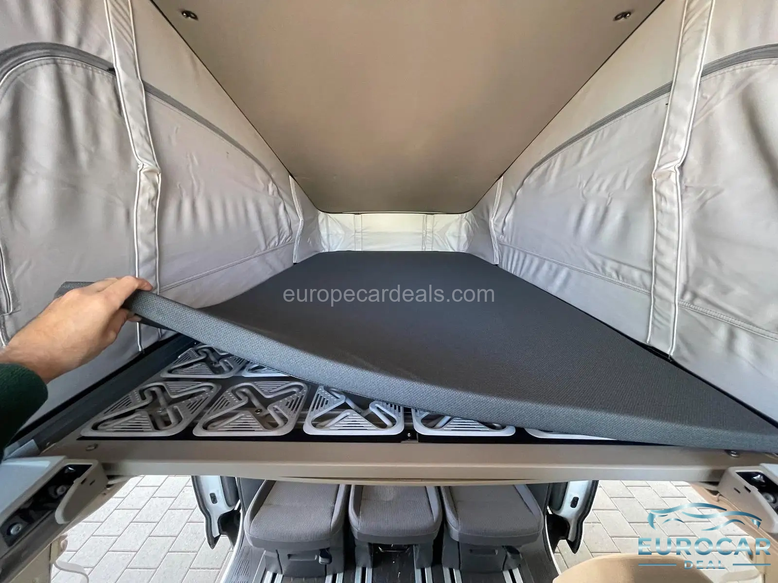 Volkswagen T7 California