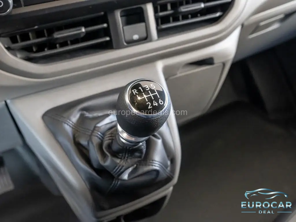 Volkswagen T7 Transporter