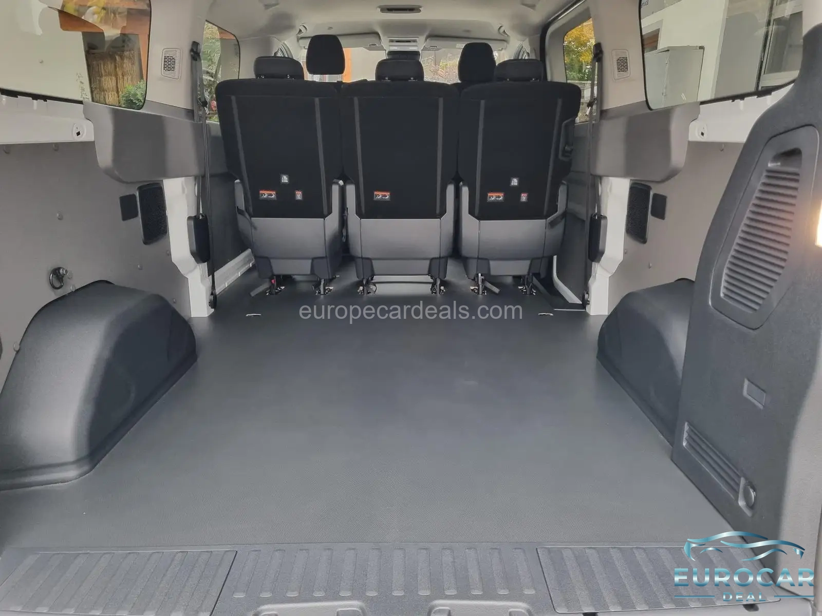 Volkswagen T7 Kombi