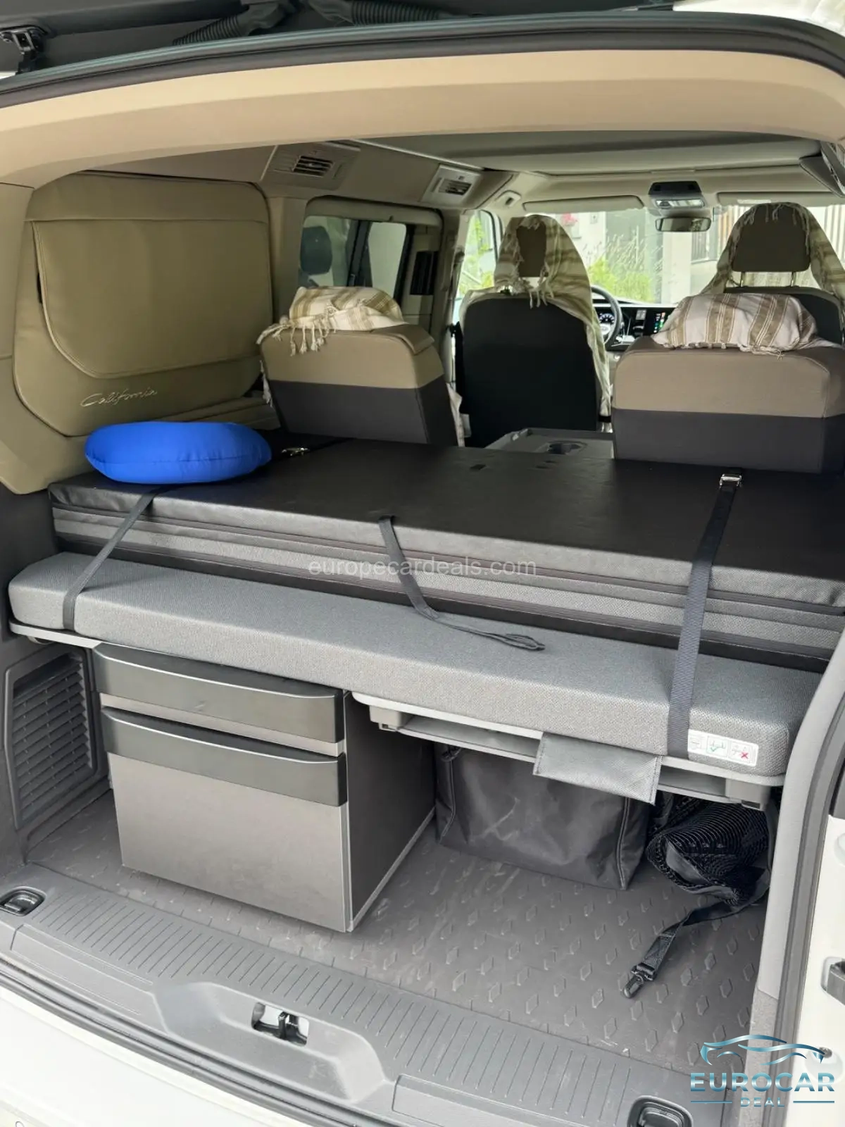 Volkswagen T7 California