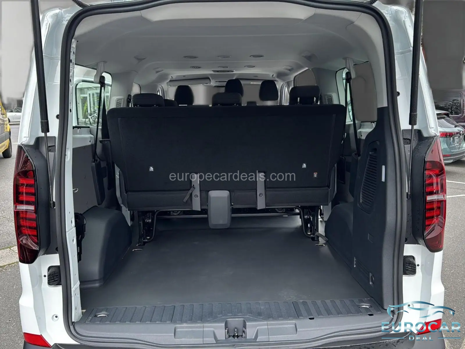 Volkswagen T7 Kombi
