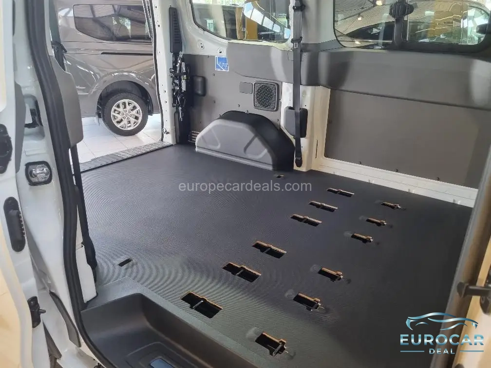Volkswagen T7 Kombi