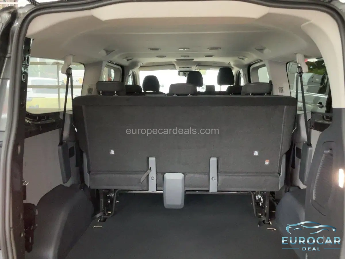 Volkswagen T7 Kombi