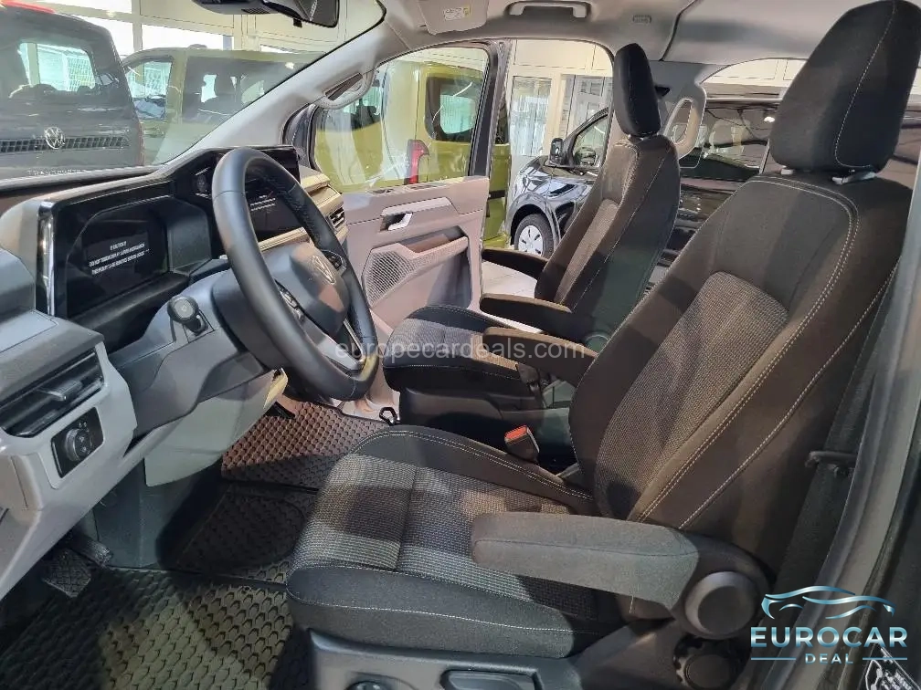 Volkswagen T7 Kombi