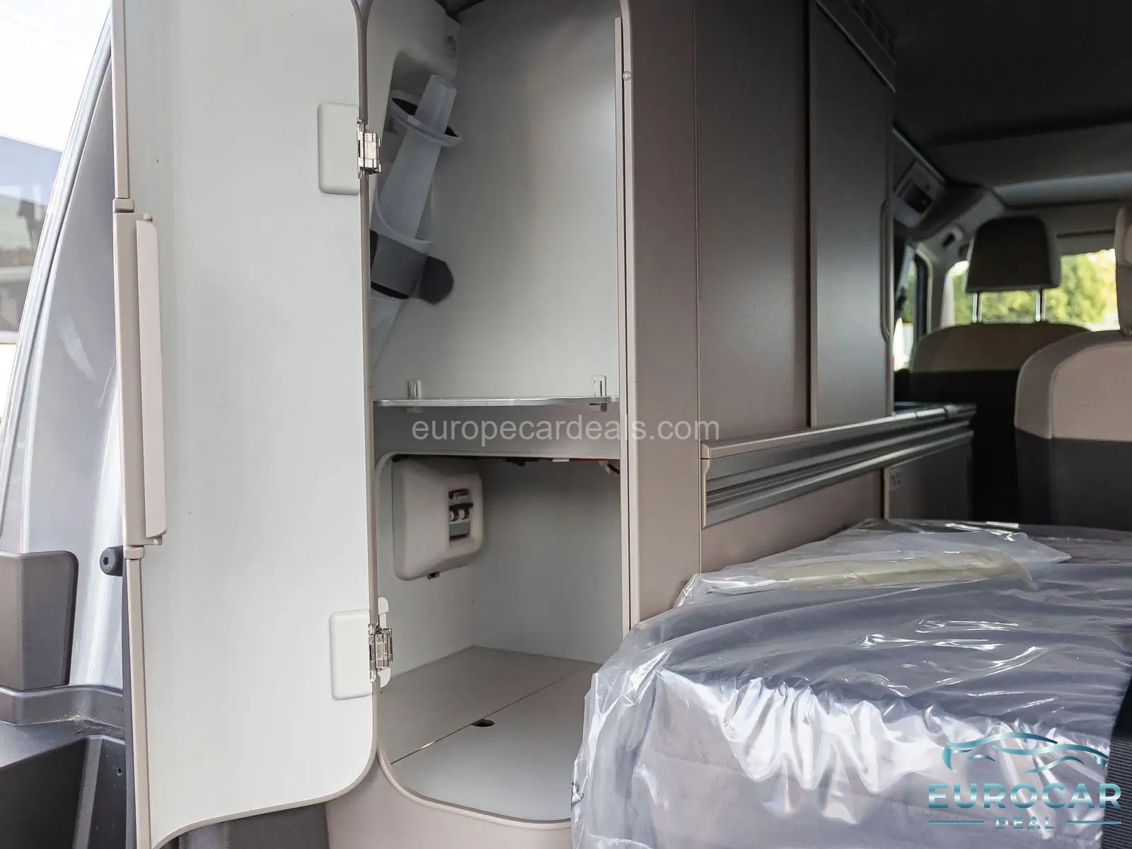 Volkswagen T7 California