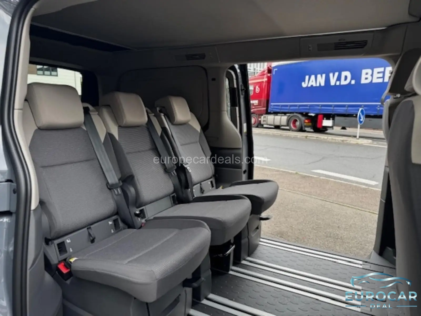 Volkswagen T7 California