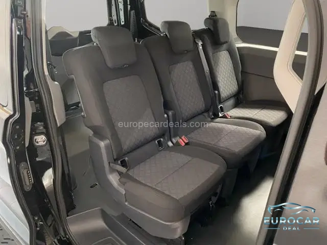 Volkswagen T7 Kombi