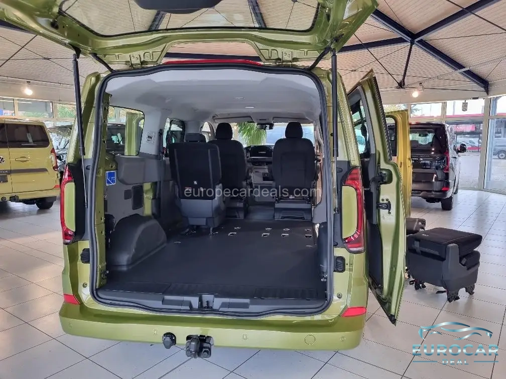 Volkswagen T7 Kombi