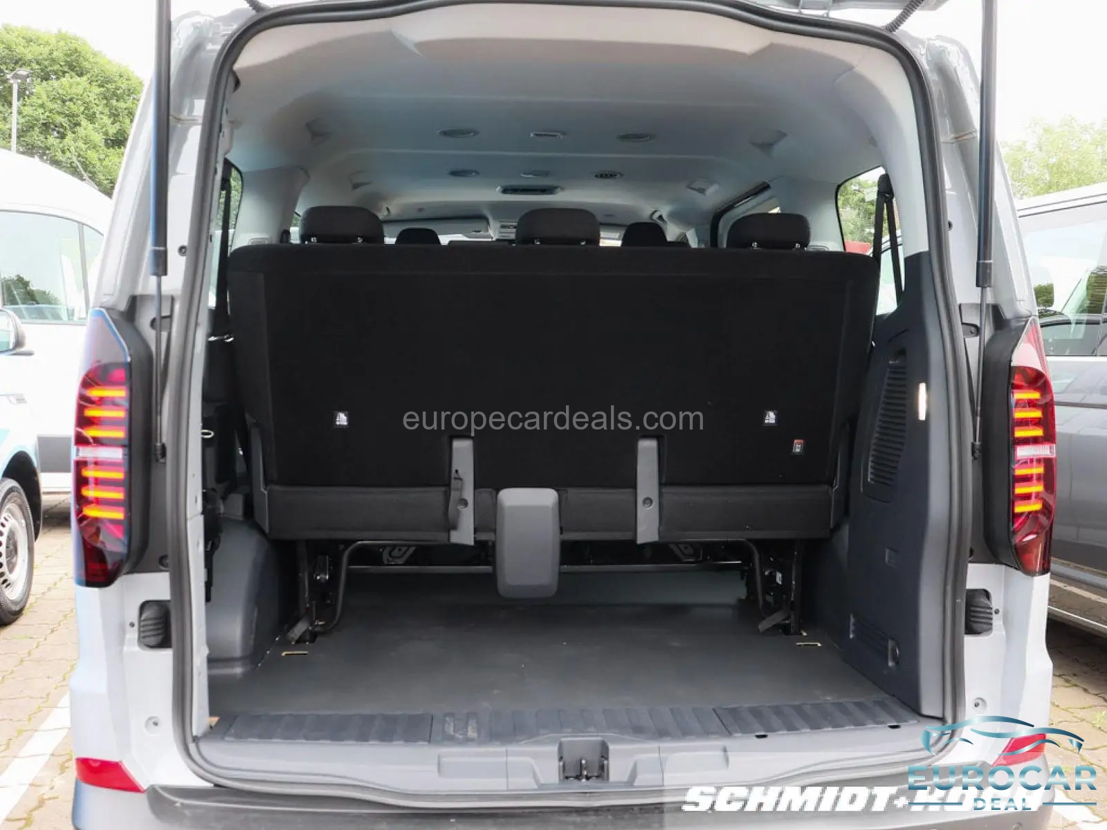 Volkswagen T7 Kombi