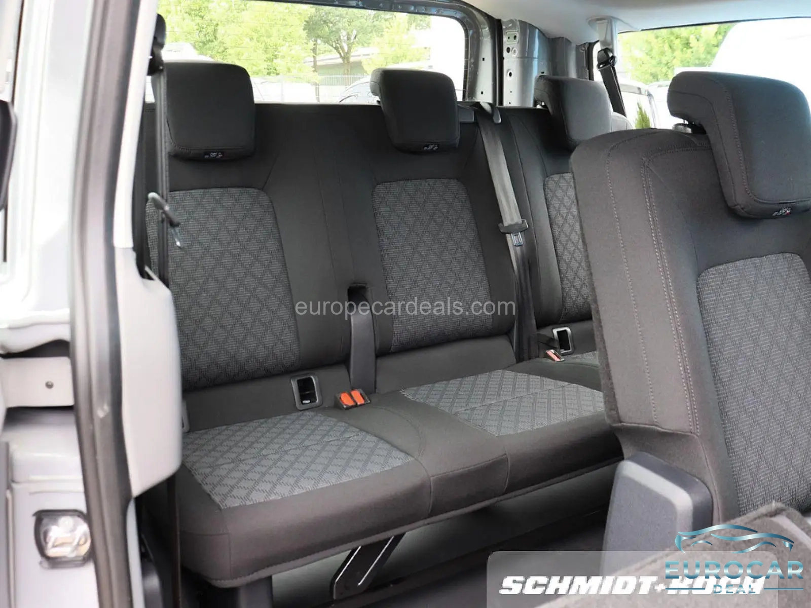 Volkswagen T7 Kombi