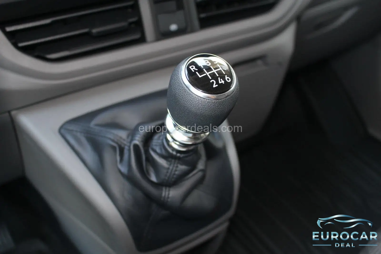 Volkswagen T7 Transporter