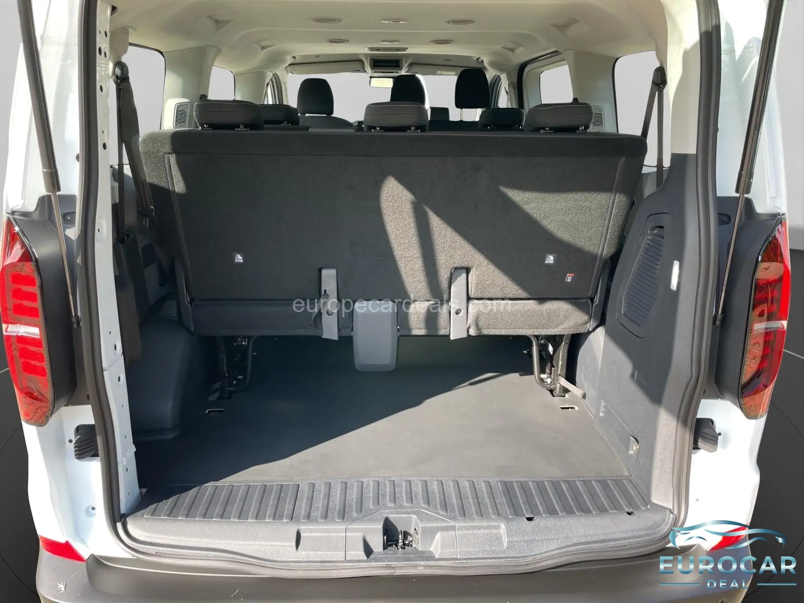 Volkswagen T7 Kombi